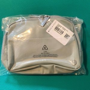 NWT lulu large everywhere belt bag